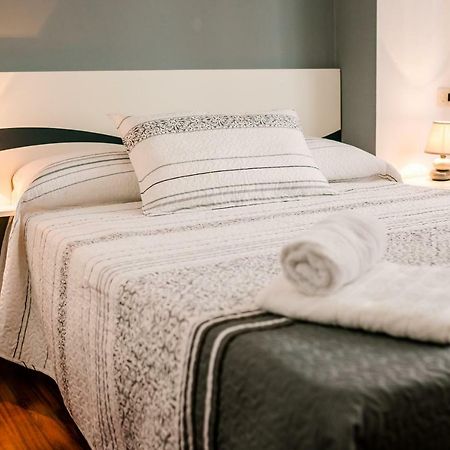 Apartamentos Enteros O Lagar Melide Extérieur photo