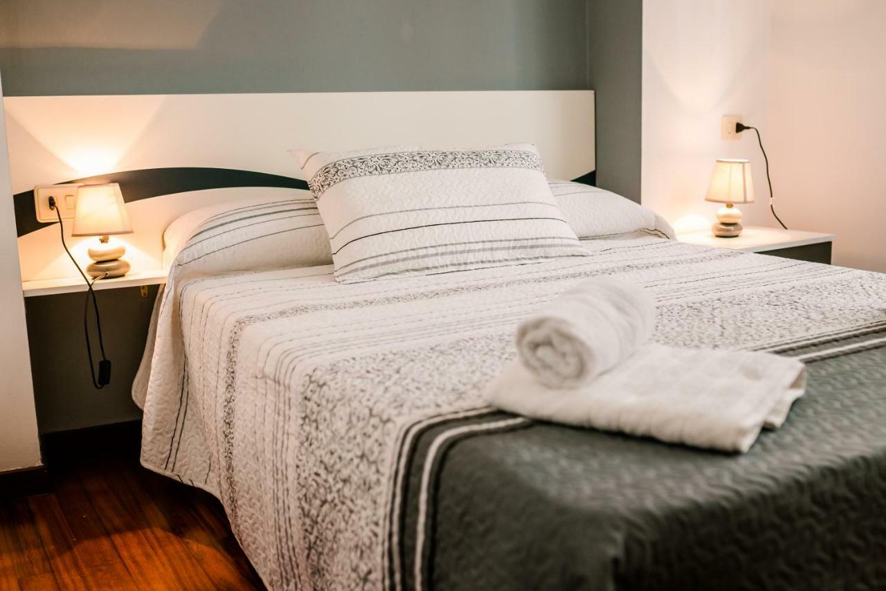 Apartamentos Enteros O Lagar Melide Extérieur photo
