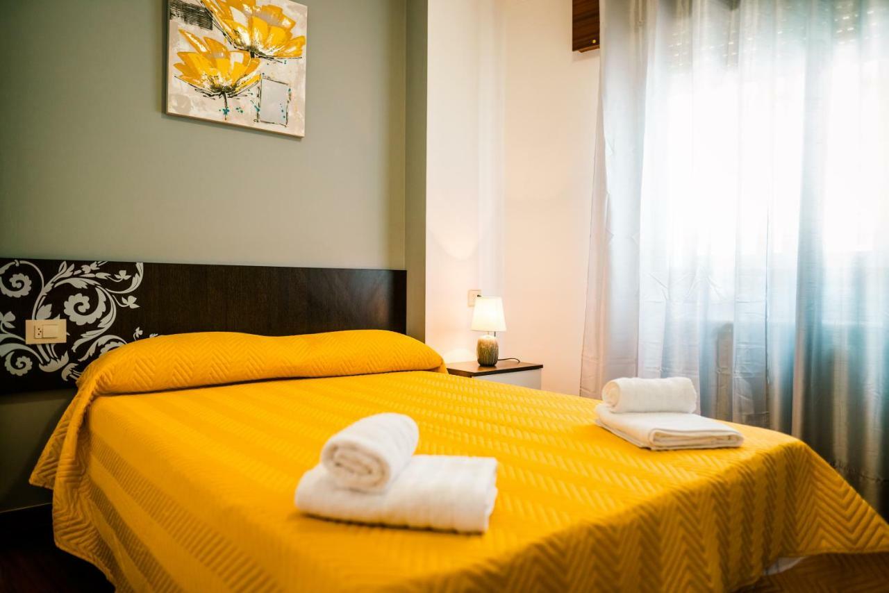 Apartamentos Enteros O Lagar Melide Extérieur photo